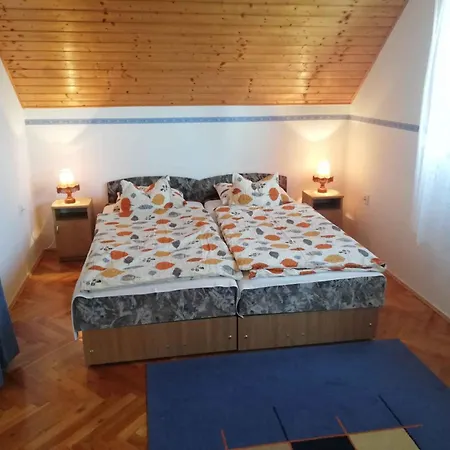3 Apartment *