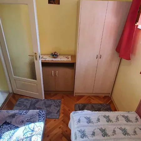 Apartment 3 *