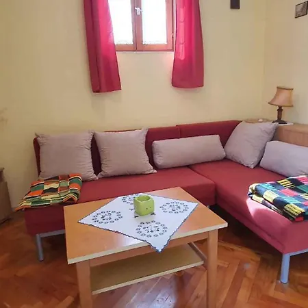 Apartment 3 *