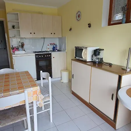 Apartment 3 *